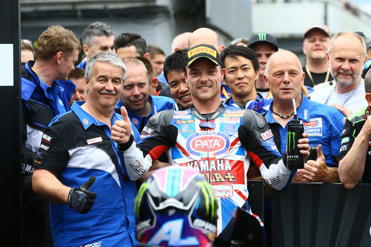 Alex Lowes und Yamaha feiern: Rang 3 in Donington Park