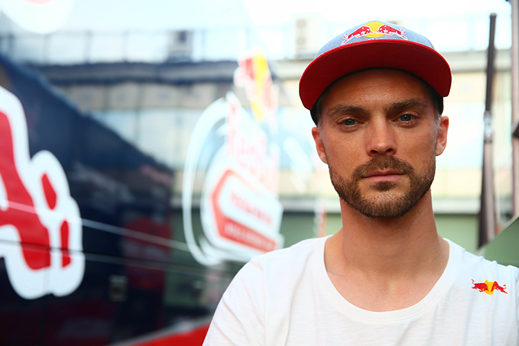 Leon Camier fährt auch 2019 für Red Bull Honda