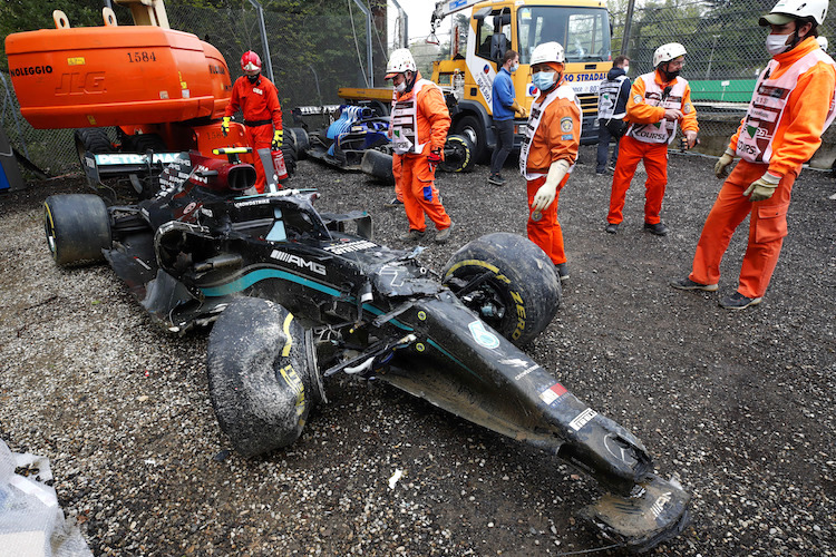 Russell gegen Bottas in Imola: viel Schrott