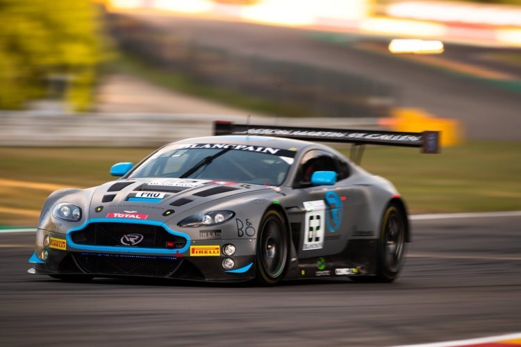 Führt die 24h von Spa-Francorchamps an: Der Aston Martin Vantage von Dominik Baumann/Marvin Kirchhöfer/Maxime Martin