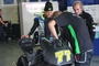 Dominique Aegerter mit Crew-Chief Gilles Bigot (rechts)