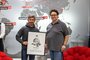 Max Biaggi mit Venturi-Boss Gildo Pastor