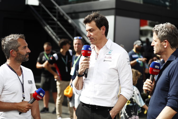 Toto Wolff (Mitte)