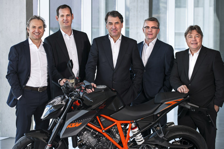 Der KTM Vorstand um CEO Stefan Pierer (mitte)