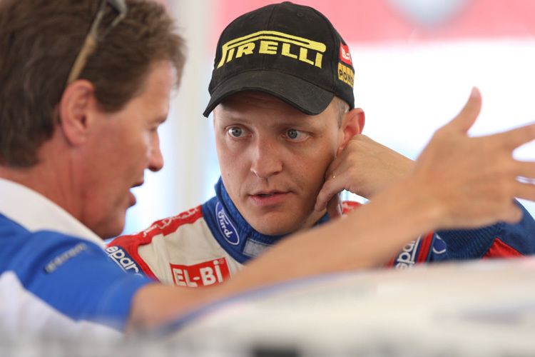 Mikko Hirvonen mit Teamchef Malcolm Wilson