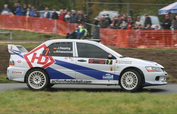 Janina Depping/Ina Schaarschmidt im Mitsubishi Lancer 2011