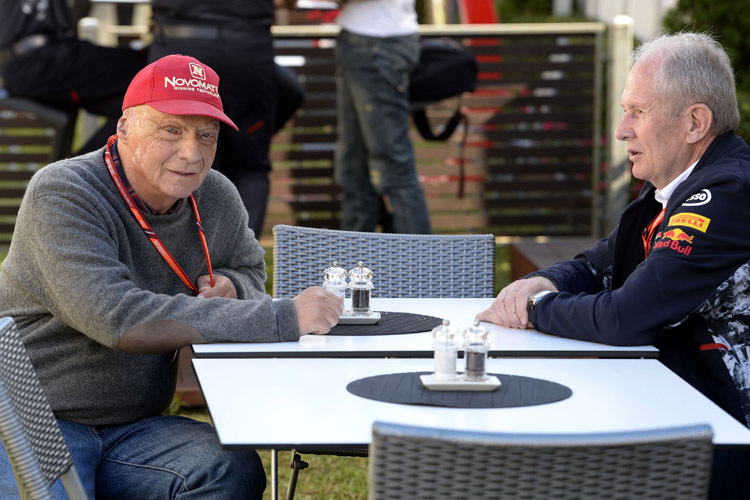 Mercedes-F1-Aufsichtsratschef Niki Lauda im Gespräch mit Red Bull-Berater Dr. Helmut Marko