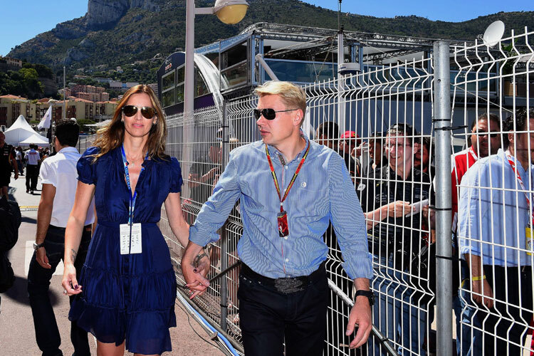 Mika Häkkinen mit Freundin Markéta Remešová in Monaco