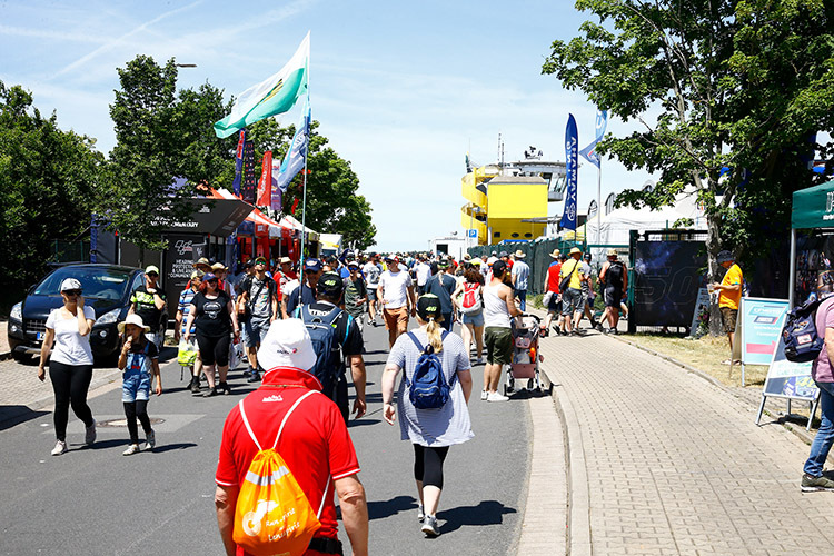 Die Zuschauer pilgerten in Massen zum GP von Deutschland