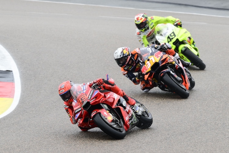 Sachsen-Sprint: Marc Marquez arbeitete sich durchs Feld und zum Sieg