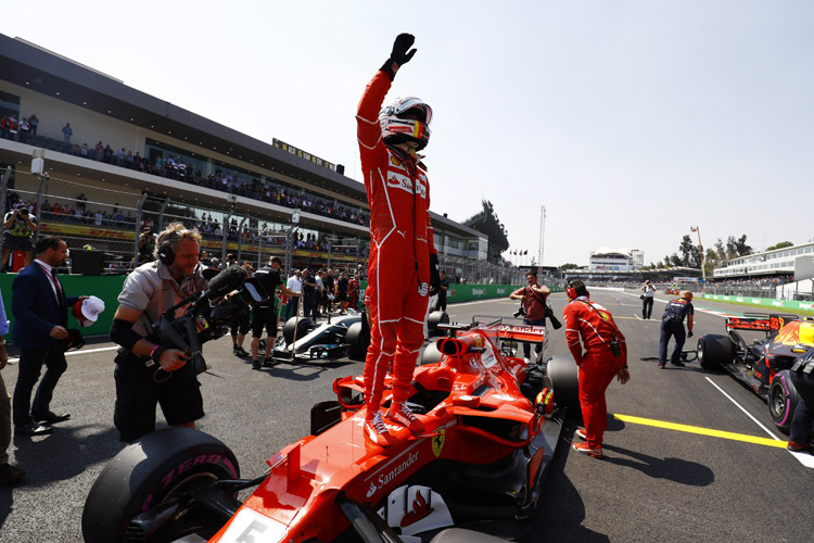 Sebastian Vettel darf vom ersten Startplatz losfahren