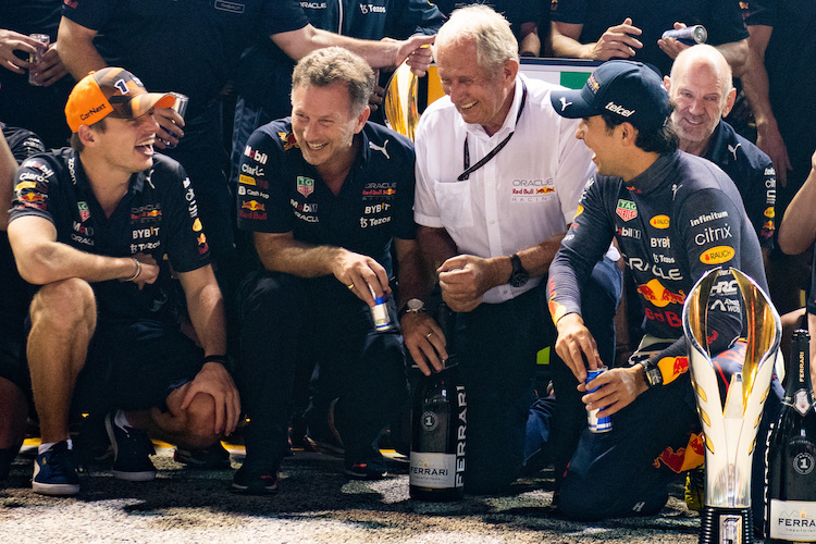 Max Verstappen, Christian Horner, Dr. Helmut Marko und Sergio Pérez