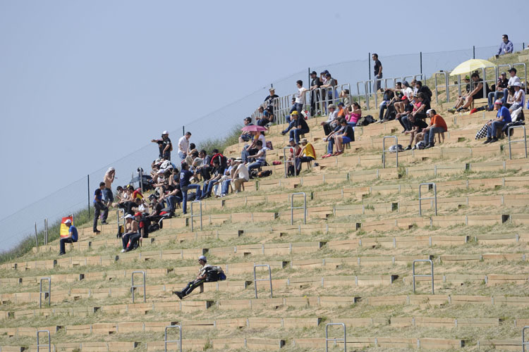 Am Renntag in Aragón: Verwaiste Tribünen