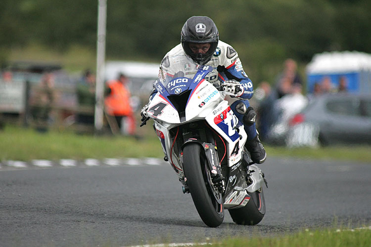 Für Guy Martin ist der Ulster GP 2015 nach seinem schweren Sturz gelaufen