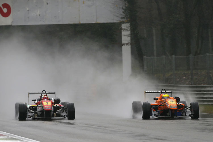 Pascal Wehrlein zieht an Raffaele Marciello vorbei