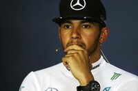 Ein sehr nachdenklicher Lewis Hamilton