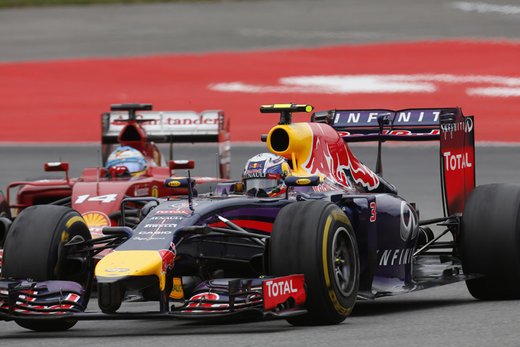 Fernando Alonso und Daniel Ricciardo lieferten sich auf dem Hockenheimring ein spannendes Duell
