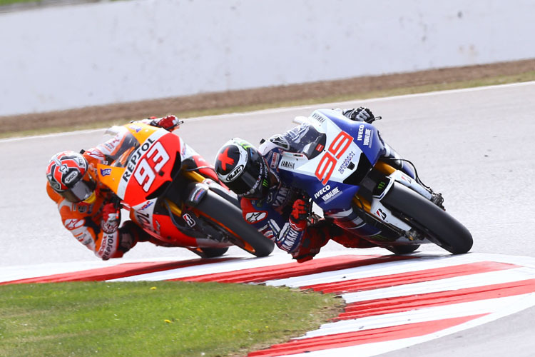 In Silverstone bezwang Jorge Lorenzo Rivale Marc Márquez knapp