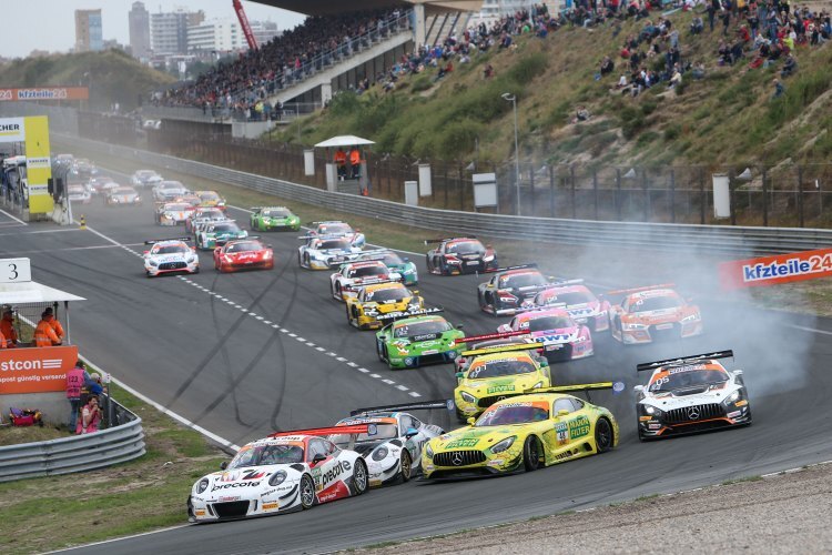 Beim ADAC GT Masters in Zandvoort hatte Porsche die Nase vorne