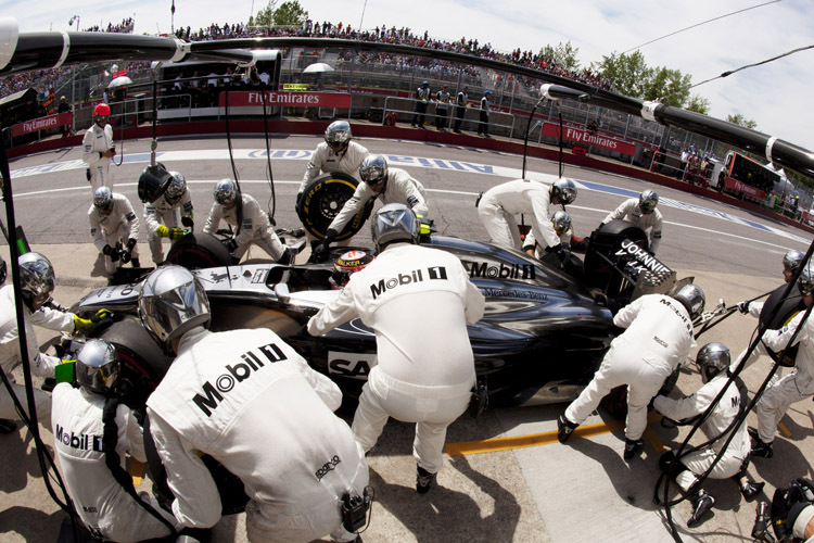 FIA-Rennleiter Charlie Whiting: «Die Piloten werden diese weiterhin nutzen, um sich frische Reifen zu holen»
