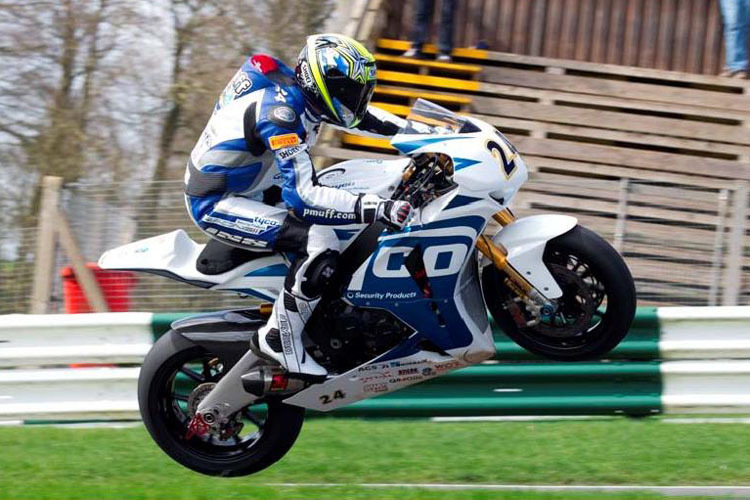 Patric Muff bei den Testfahrten in Cadwell Park