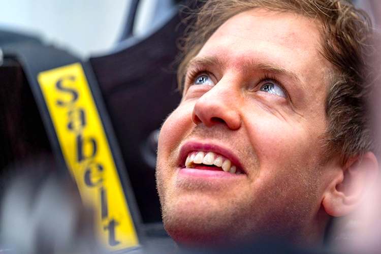 Sebastian Vettel bei der Sitzprobe