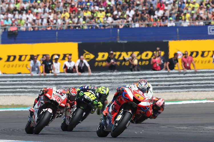 Harte Fights: Miller (43) vor Rossi und Nakagami (30)