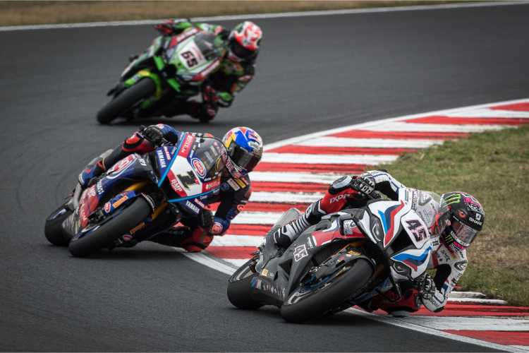 Scott Redding vor Toprak Razgatlioglu und Johnny Rea