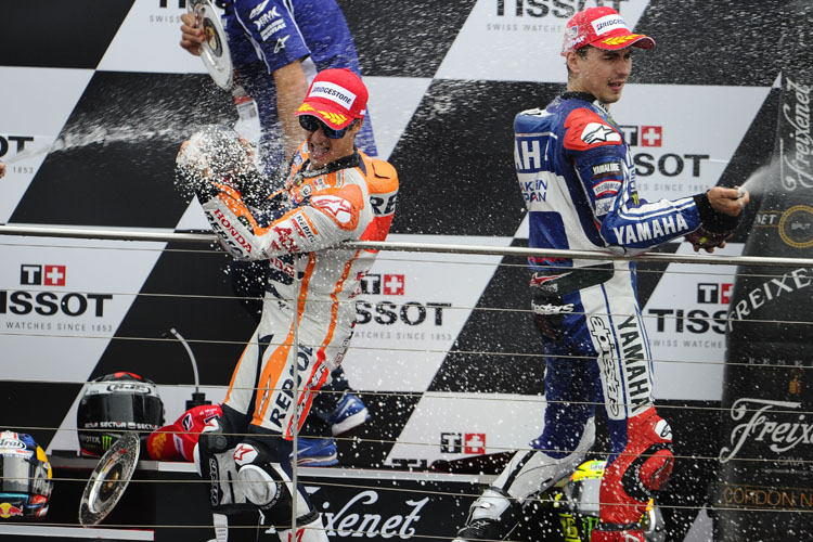 Platz 2 auf Phillip Island: Dani Pedrosa feiert auf dem Podest mit Jorge Lorenzo (re.)