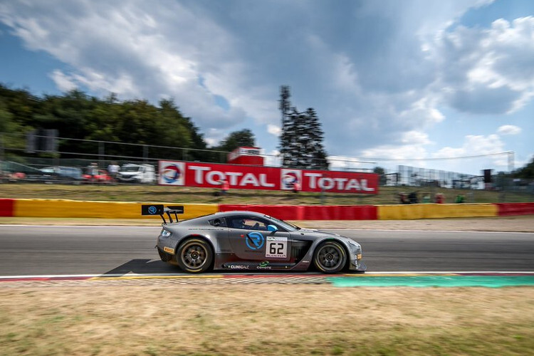 Startet die 24h von Spa-Francorchamps von der Pole-Position: Der Aston Martin von R-Motorsport