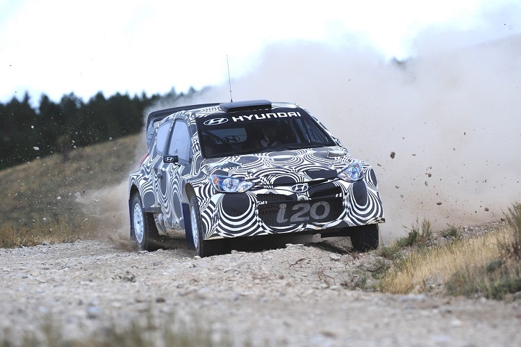 Der Hyundai i20 WRC auf spanischem Schotter