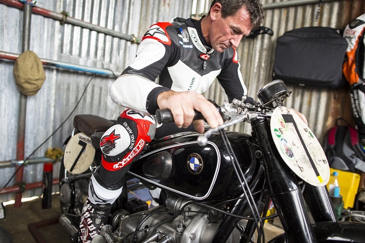 Grosser Moment auch für Troy Corser: Eine Kompressor-BMW bekommen man nicht jeden Tag anvertraut
