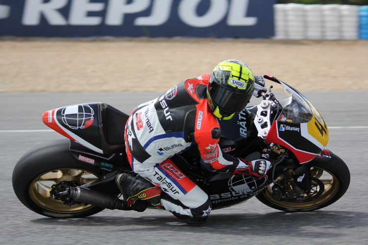 Jan Bühn in Jerez auf der AJR-Maschine