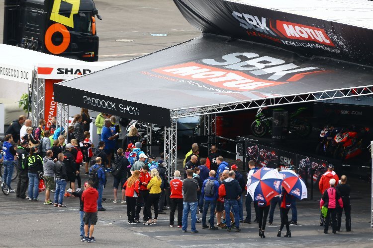 Die Paddock-Show wurde von der Dorna-Show zu einem Mega-Event ausgebaut