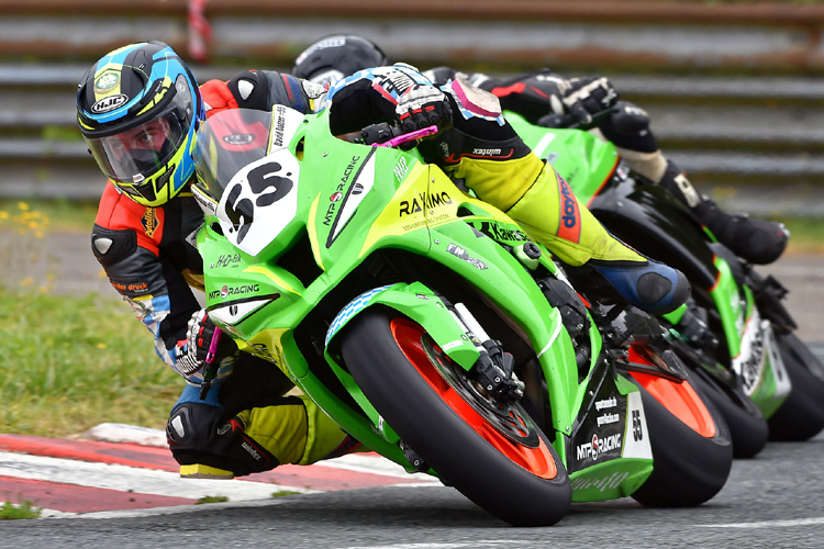 David Datzer mit der IRRC-Superbike-Kawasaki des MTP-Racing Teams