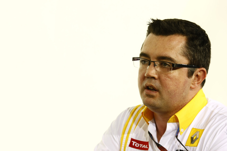 Eric Boullier ist von Vitaly Petrov nicht begeistert