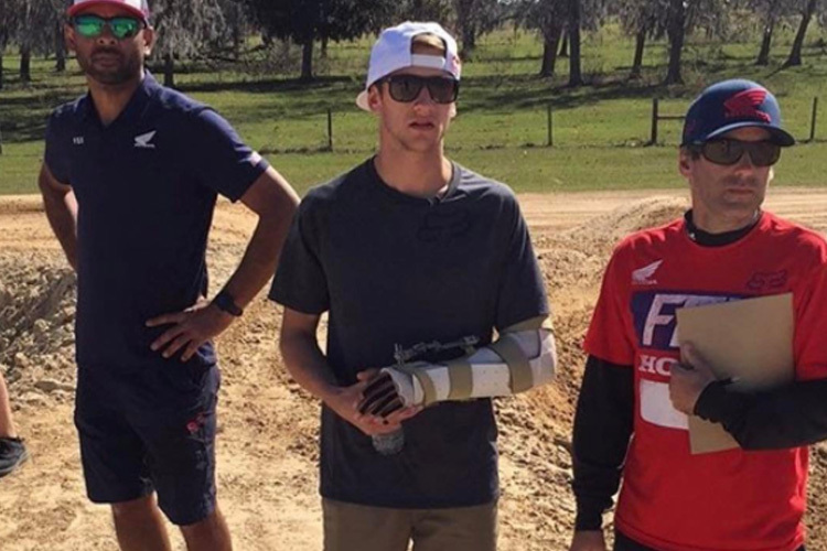 Ken Roczen wird den externen Fixateur noch wochenlang tragen müssen