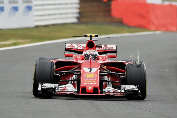 Kimi Räikkönen mit kaputtem Reifen