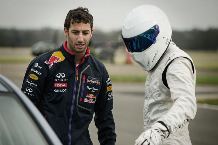 Daniel Ricciardo mit dem geheimnisvollen «Stig» der TV-Sendung «Top Gear»