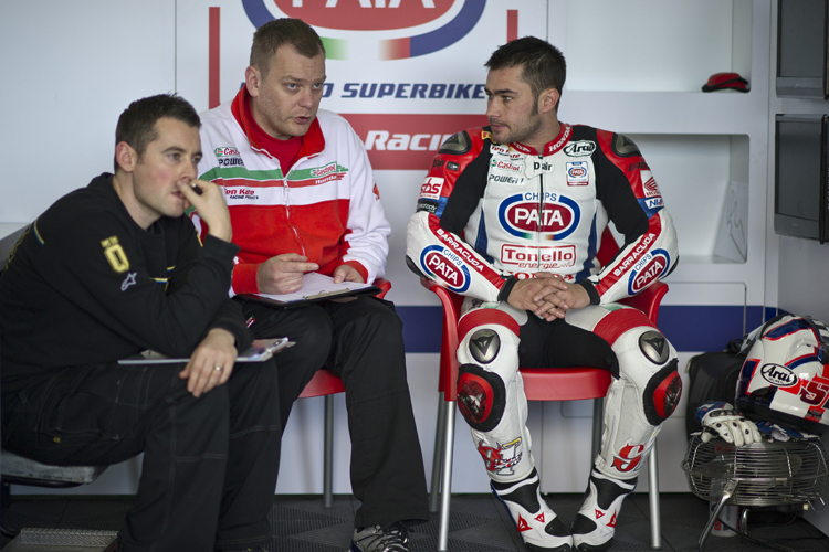 Ratlose Gesichter in der Box von Leon Haslam