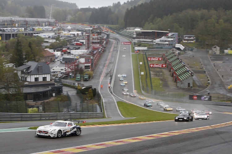 Am Start lag Mercedes noch vorn