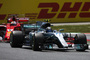 Valtteri Bottas vor Fernando Alonso