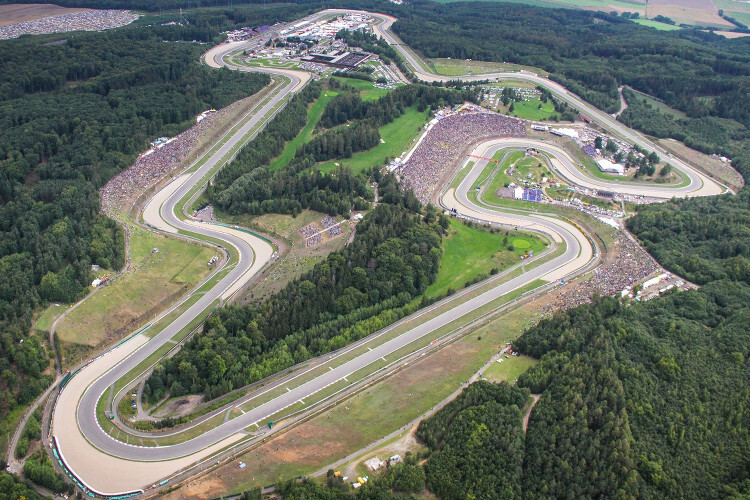 2016 wird der Grand Prix den Namen «HJC Helmets Grand Prix České republiky» tragen