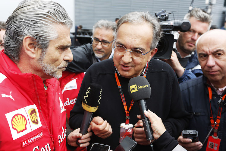 Sergio Marchionne (Mitte), links Ferrari-Teamchef Maurizio Arrivabene