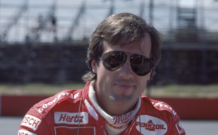 Sonnenbrille und Grinsen: So kennt man Danny Sullivan, hier 1985