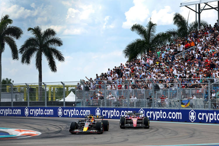 Max Verstappen gegen Charles Leclerc