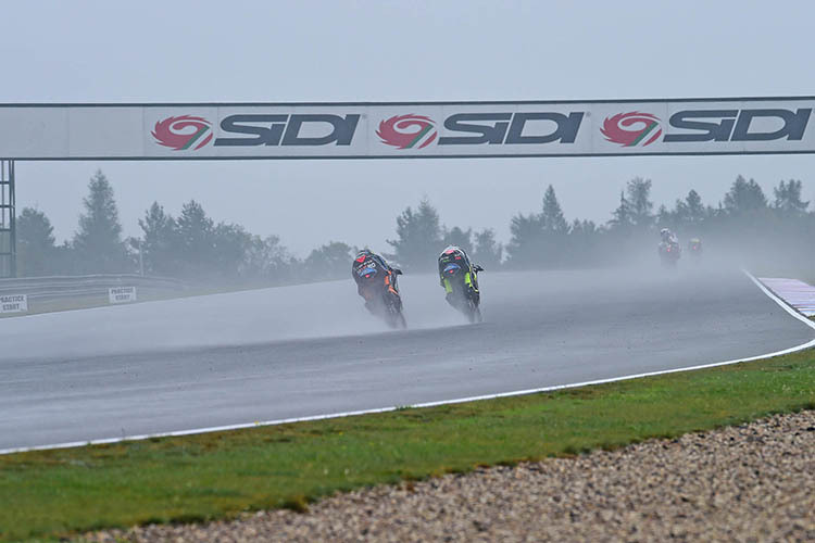 In Brünn ergossen sich im Moto3-Training mehrere Regenschauer über der Strecke
