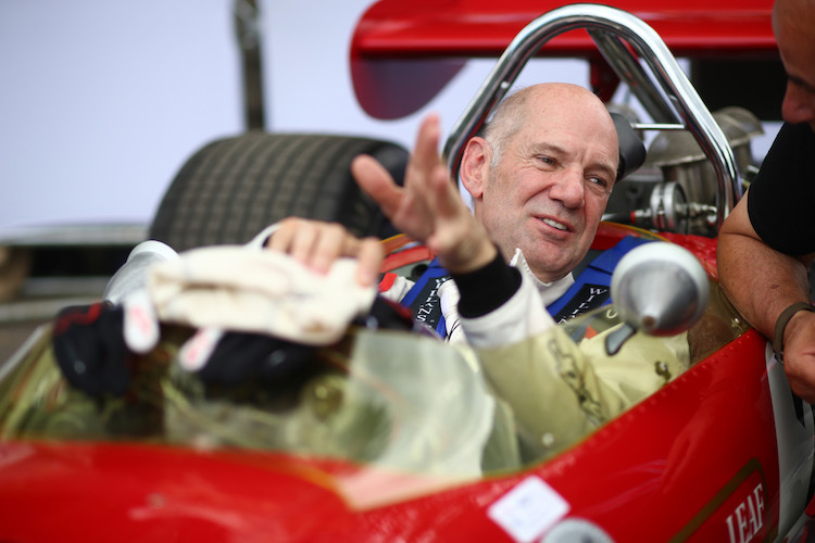 Adrian Newey sitzt regelmässig selber am Lenkrad von Rennwagen