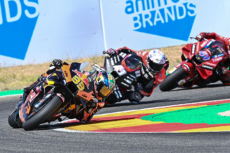 Im Rennen: Brad Binder (33) vor Aleix Espargaró (41) und Miller (43)