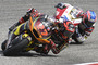 Augusto Fernández im Kampf mit Moto2-Neuling Ai Ogura